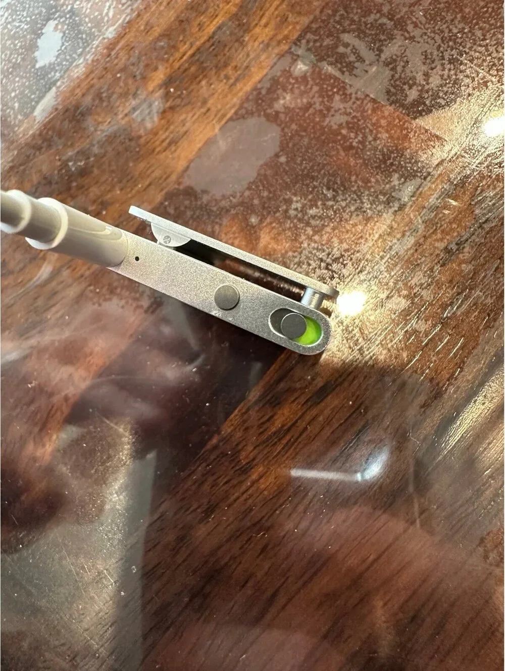Apple iPod Shuffle 4th Gen Silver MP3 Player